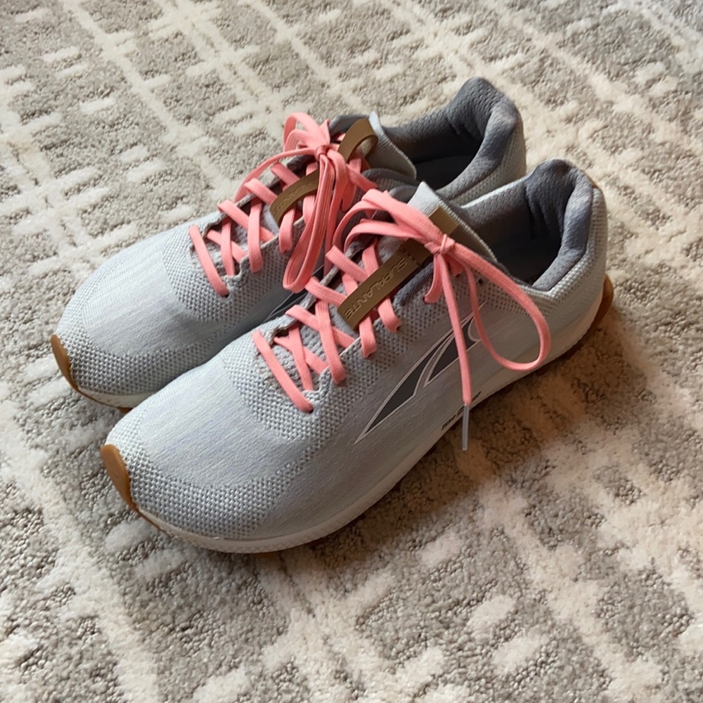Women’s Supalante Altra running shoes.